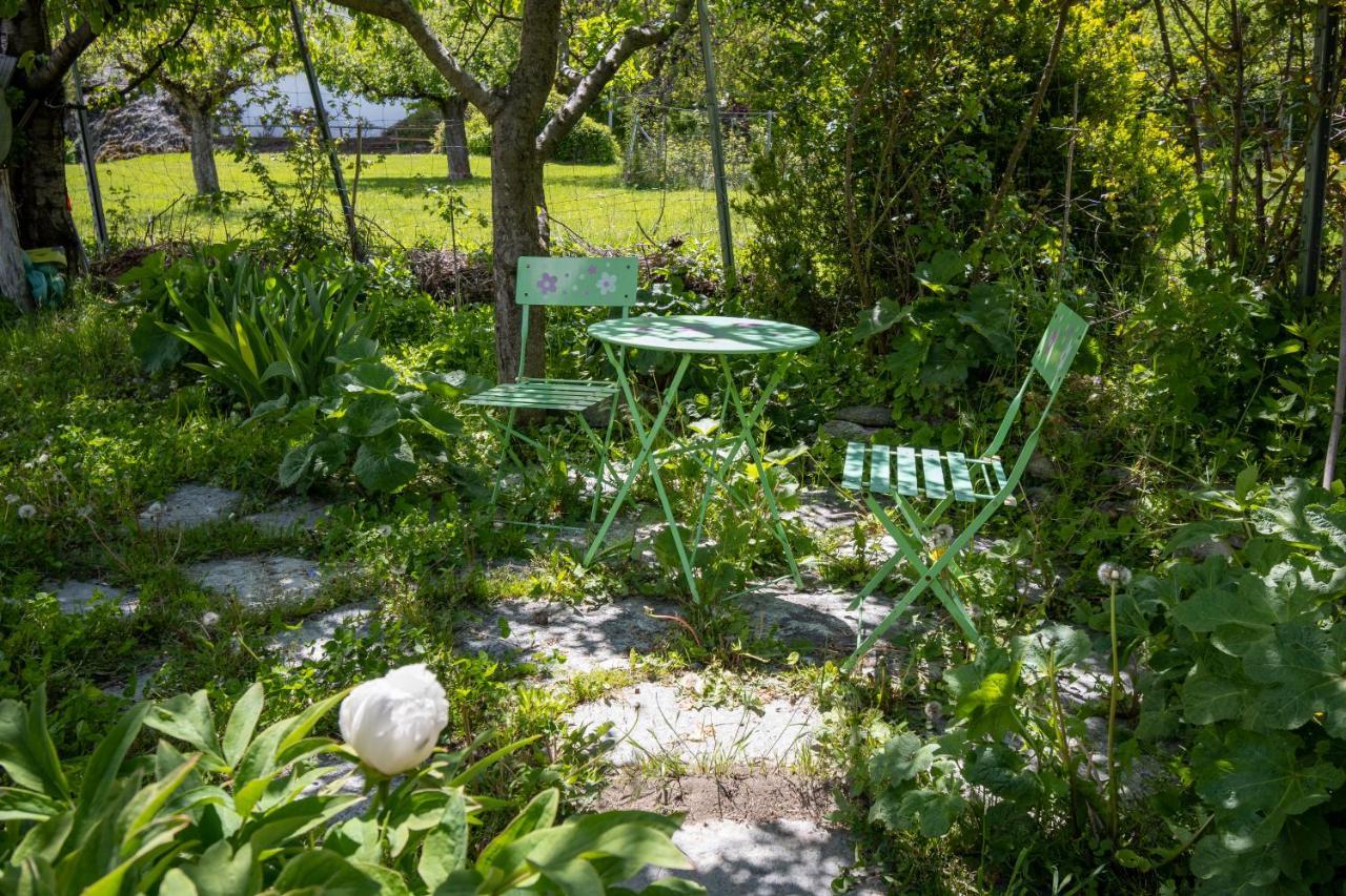 Le Gite De Briey Chalais Exterior photo